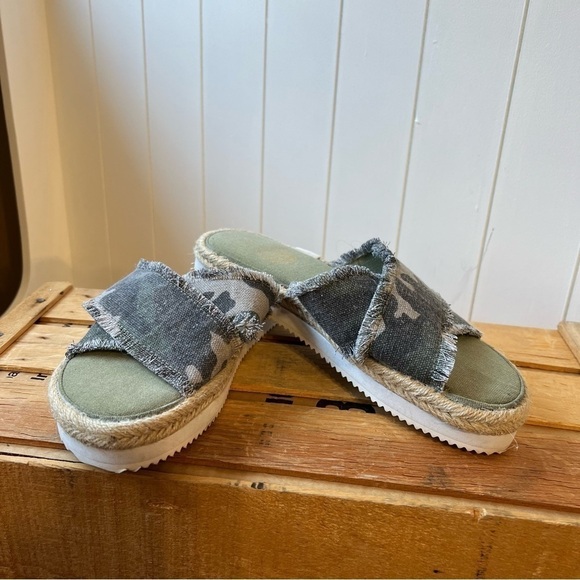 Etnies Camo Print Fabric And Jute Sandals - Picture 2 of 7